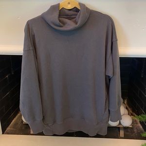 Aerie grey turtleneck sweatshirt